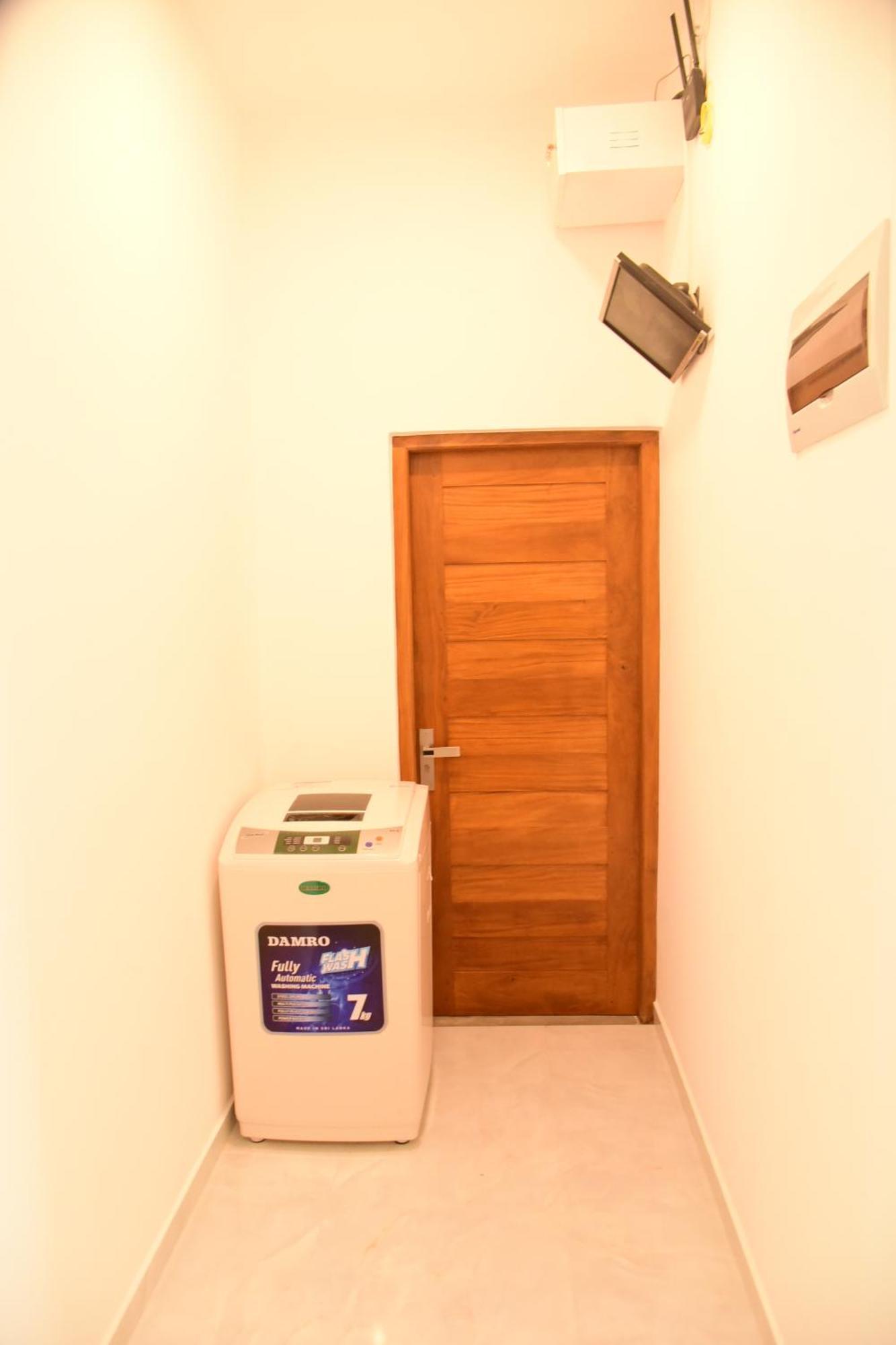 Ocean Ripples Hotel ฮิกคาดูวา ภายนอก รูปภาพ