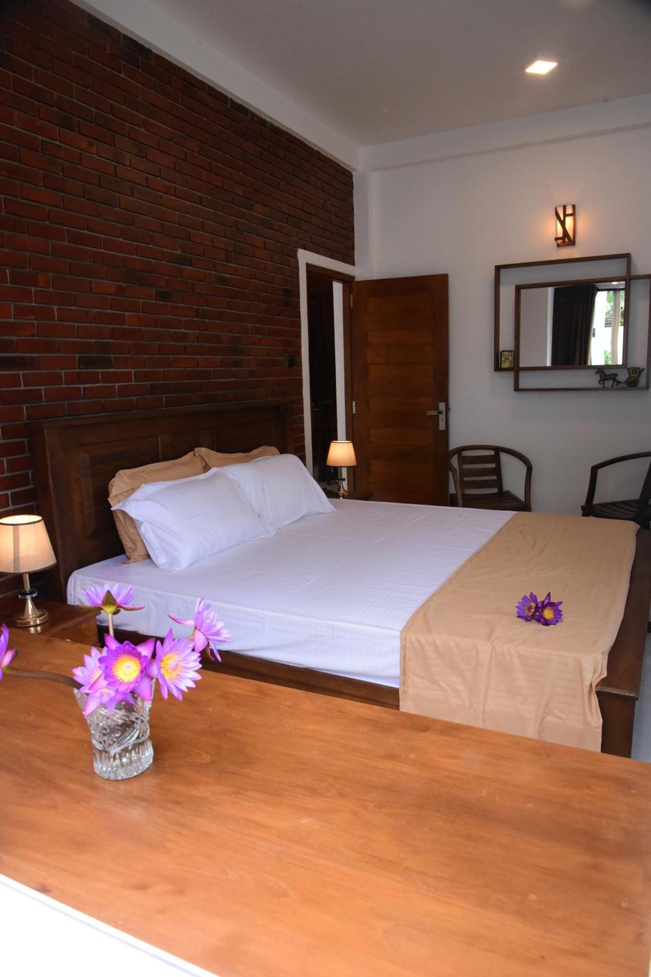 Ocean Ripples Hotel ฮิกคาดูวา ภายนอก รูปภาพ
